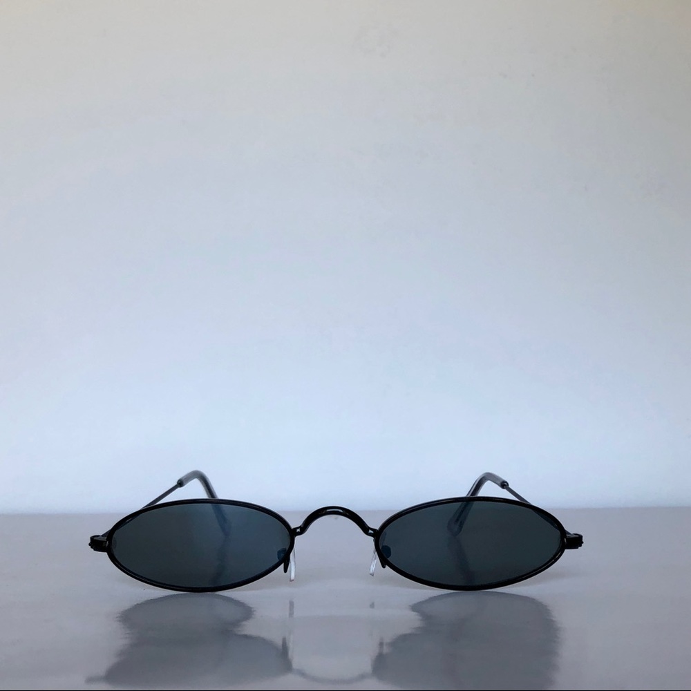 Black Small Frame Wire Round Vintage Sunglasses